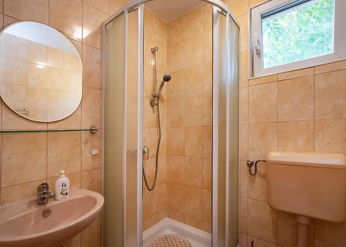 Apartman 4 Bedroom Lovely In