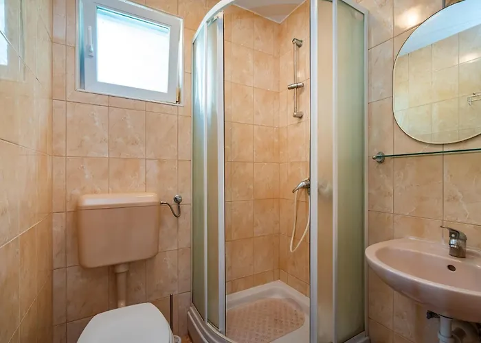4 Bedroom Lovely In
