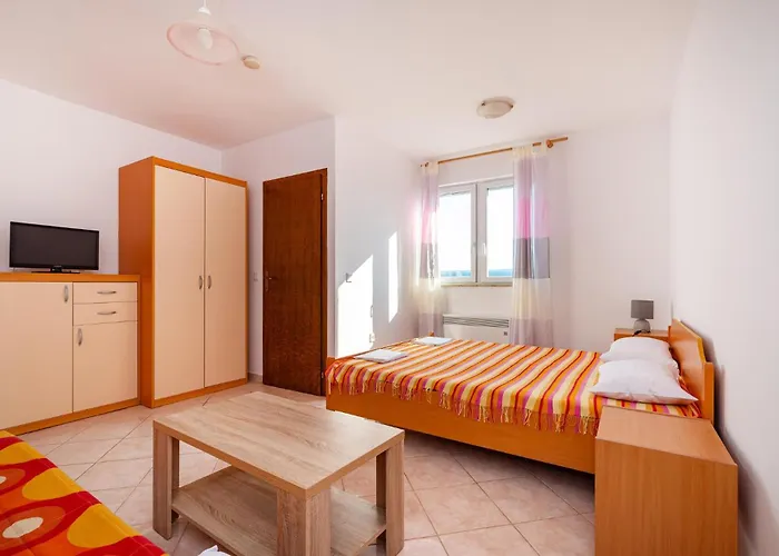 4 Bedroom Lovely In