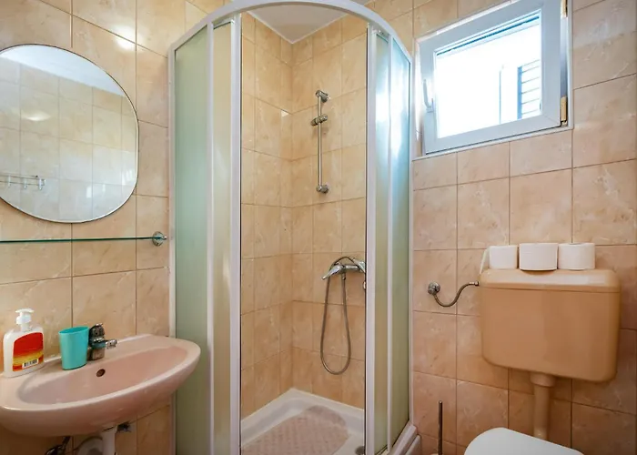 4 Bedroom Lovely In Апартаменты