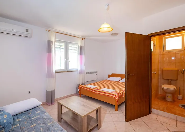 4 Bedroom Lovely In Апартаменты