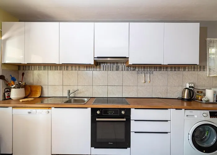 4 Bedroom Lovely In Апартаменты Krusevo (Zadar)