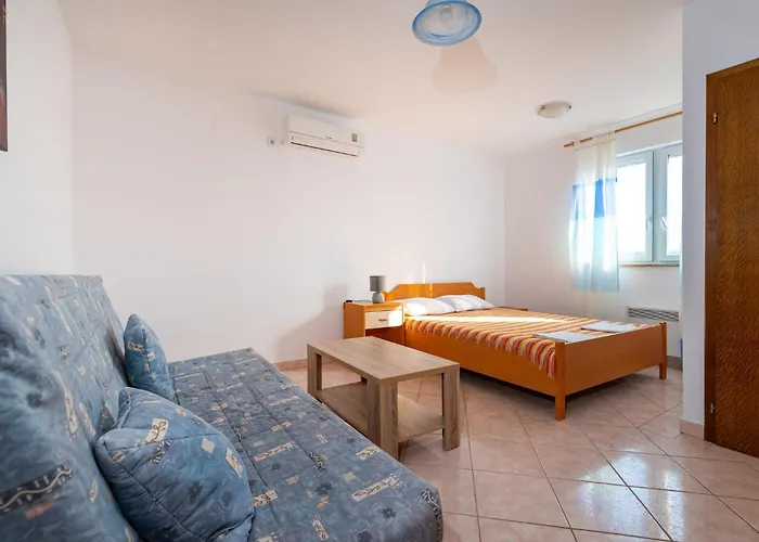 Apartamento 4 Bedroom Lovely In