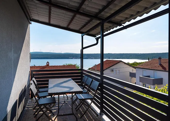 4 Bedroom Lovely In Apartamento Kruševo